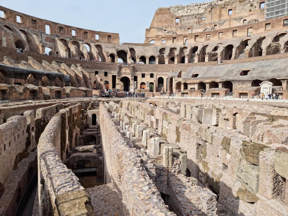 Vacanze Romane Colosseo Apartment Dış mekan fotoğraf