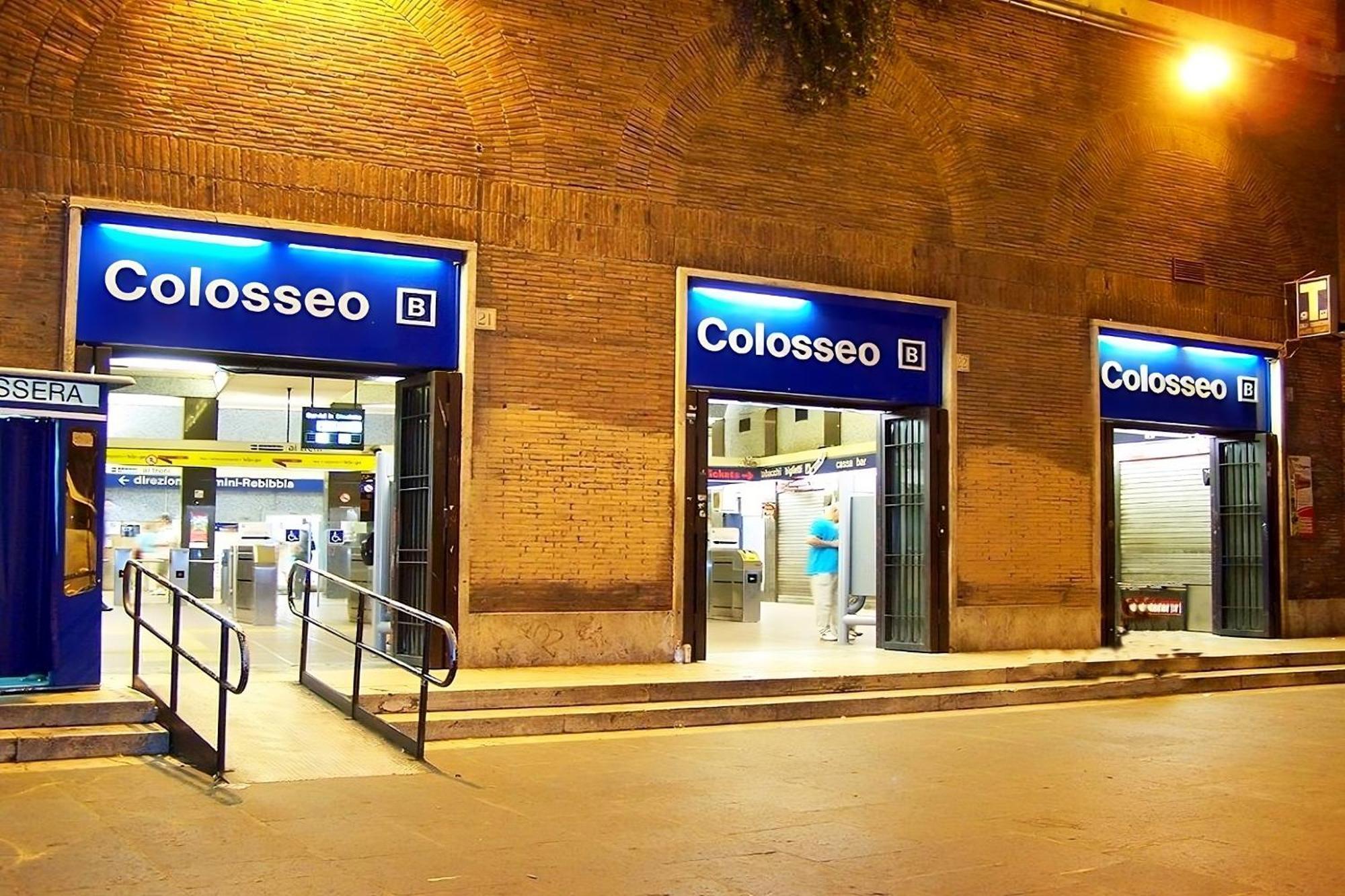 Vacanze Romane Colosseo Apartment Dış mekan fotoğraf